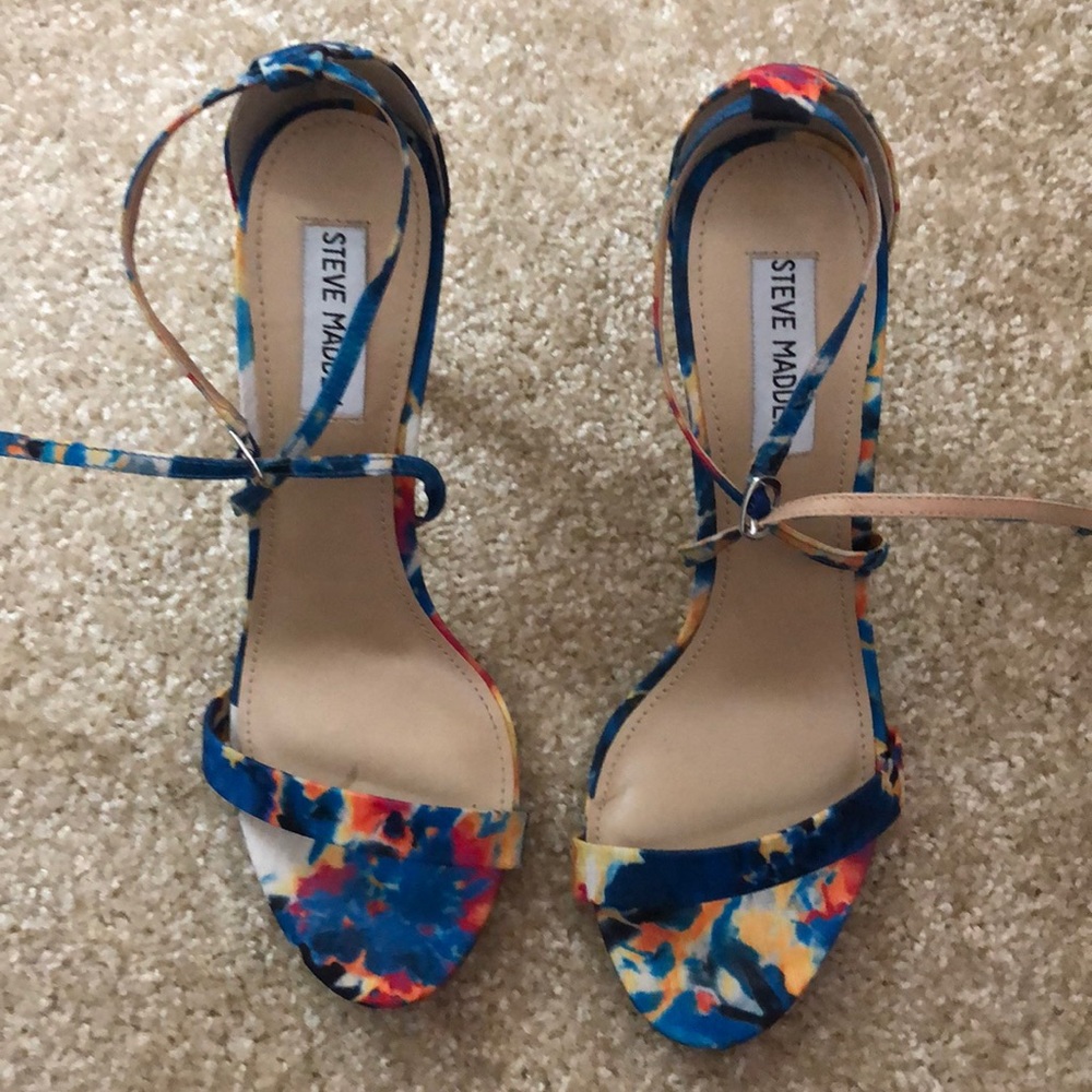 Steve Madden Feliz (blue multi) Size 9
